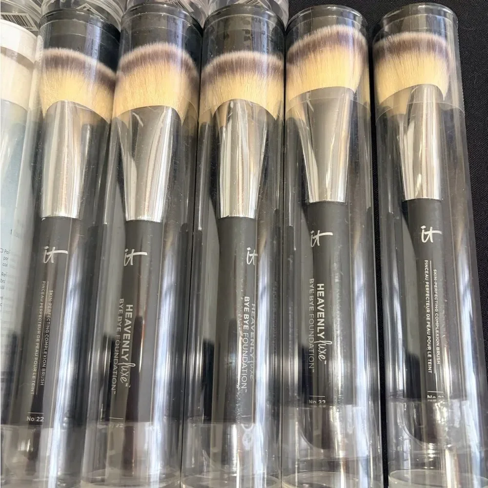 💋 1 IT Cosmetics Brush New Full Size Authentic